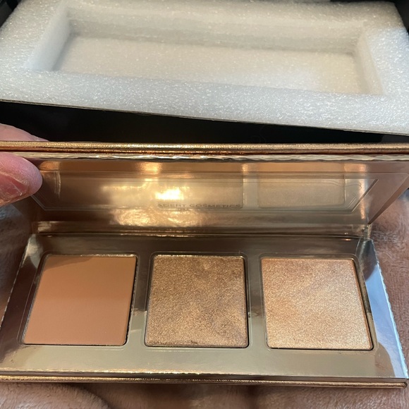 Adept Gianna Discontinued NIB Contour & Highlighter Palette - Picture 2 of 6